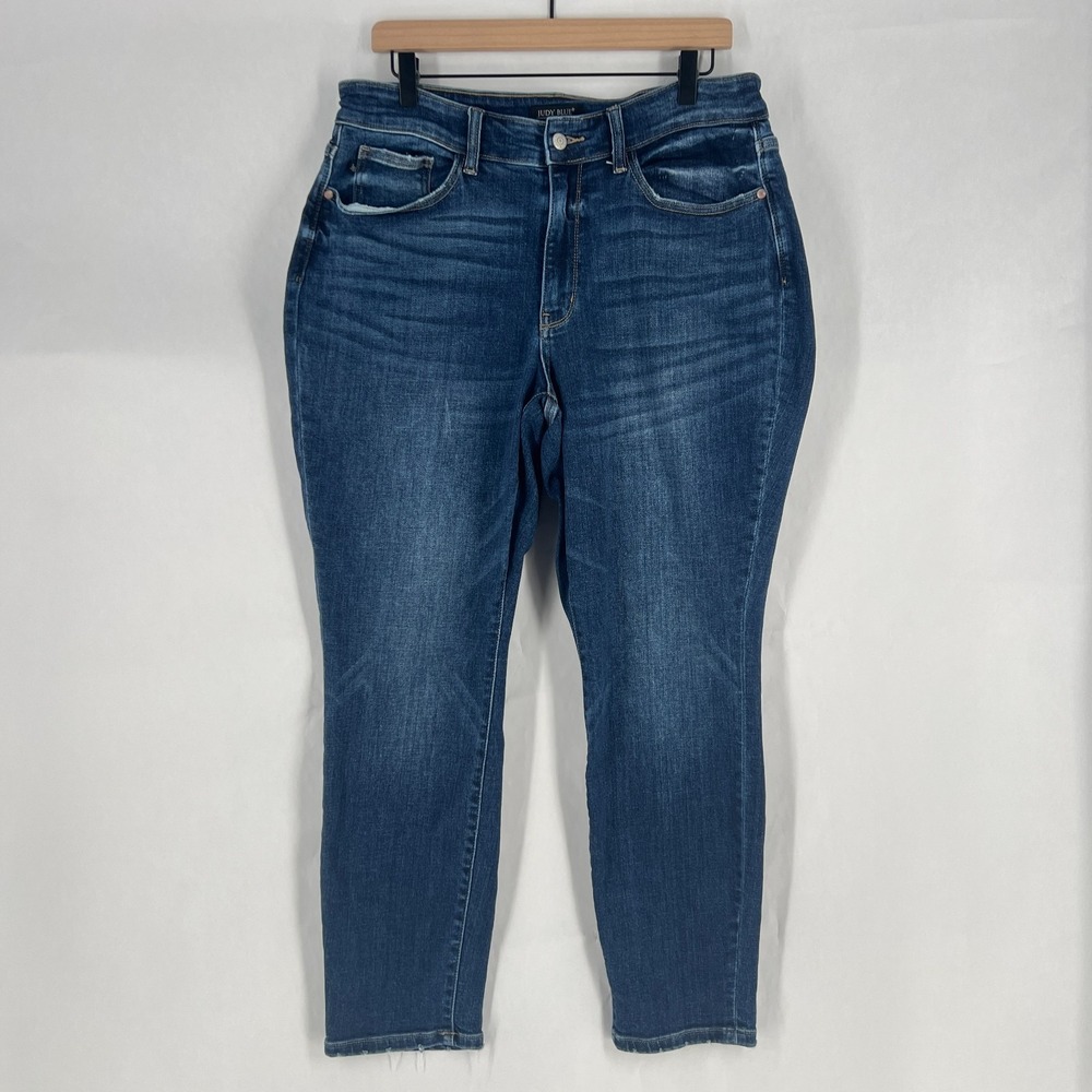 Judy Blue Women's Boyfriend Jeans - Medium Blue Wash